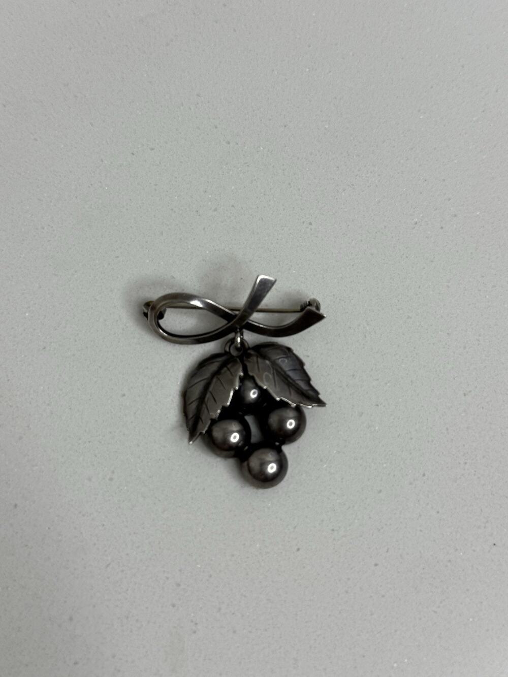 VTG MCM Sterling Silver - DENMARK JOHN LAURITZEN Grape Dangle Brooch Pin - 6g